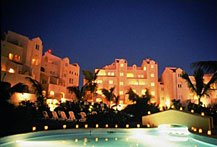 las faldas de la alcazaba - pool