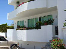 Century 21 Paradise Properties - Puerta de Hierro